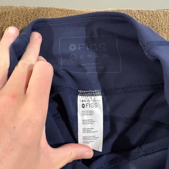 FIGS women's Navy High Waisted Seville Flare - ScrubLegging TM - XS - Picture 3 of 3